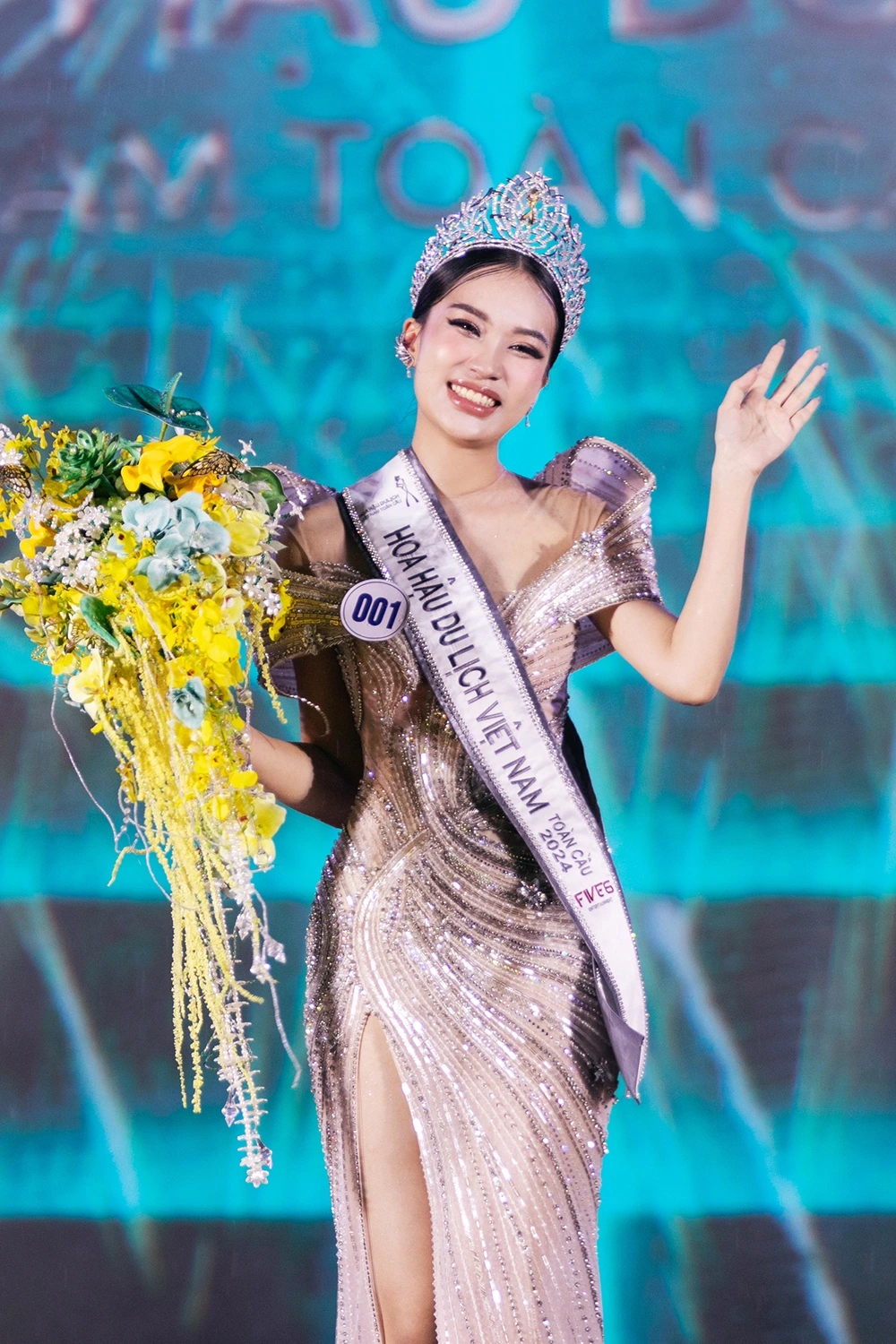 Băng đeo chéo hoa hậu gọi là gì?