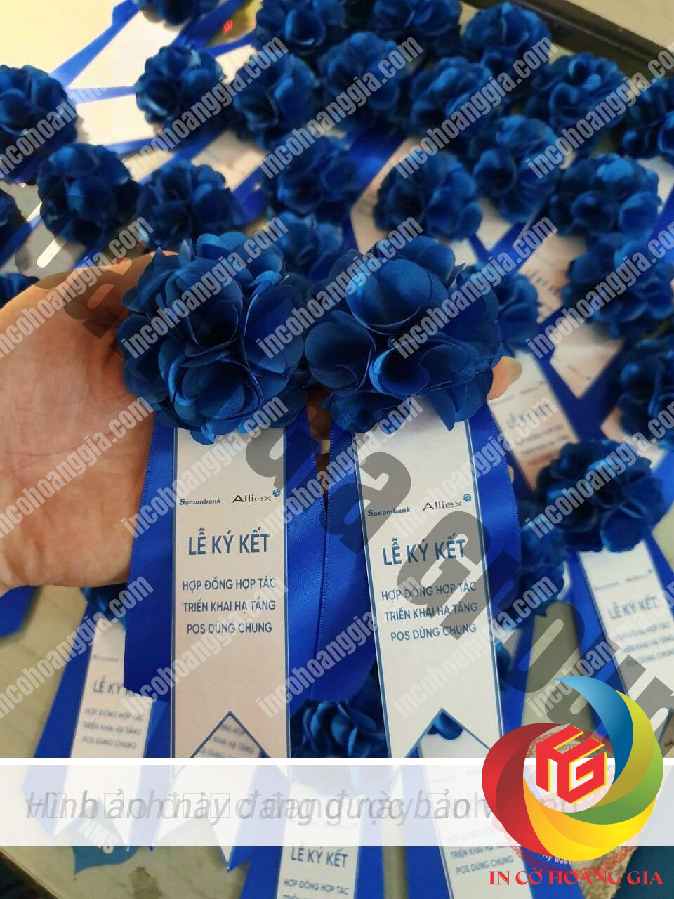 Hoa Cài Áo Là Gì? Ý Nghĩa, Công Dụng Và Nơi Đặt Hoa Cài Áo Uy Tín – Xưởng In Cờ Hoàng Gia