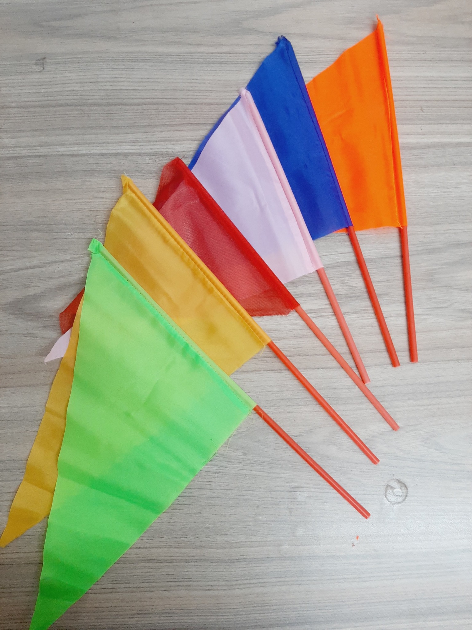 Cờ Tam Giác – In Cờ Hoàng Gia