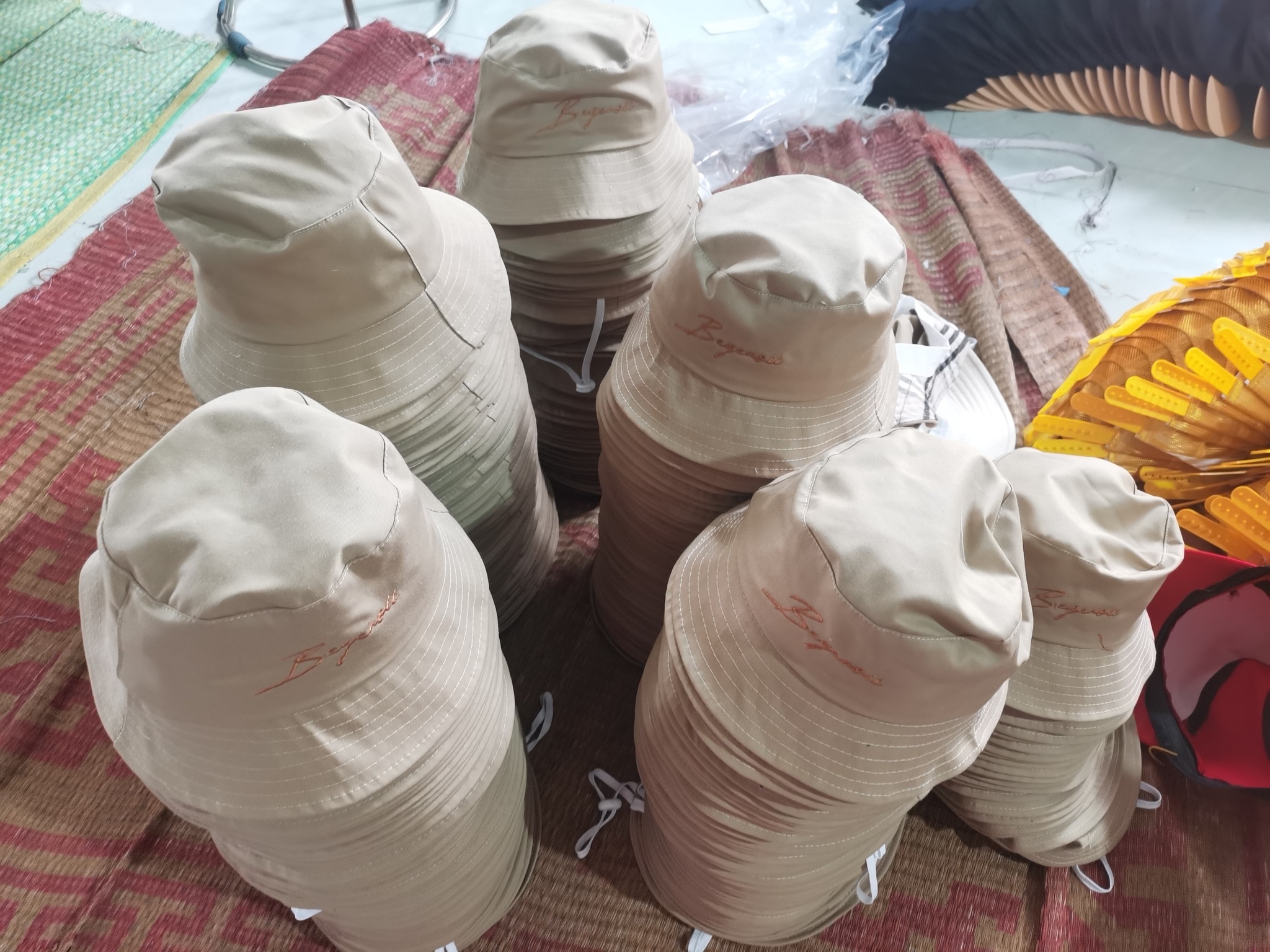 Mũ đồng phục