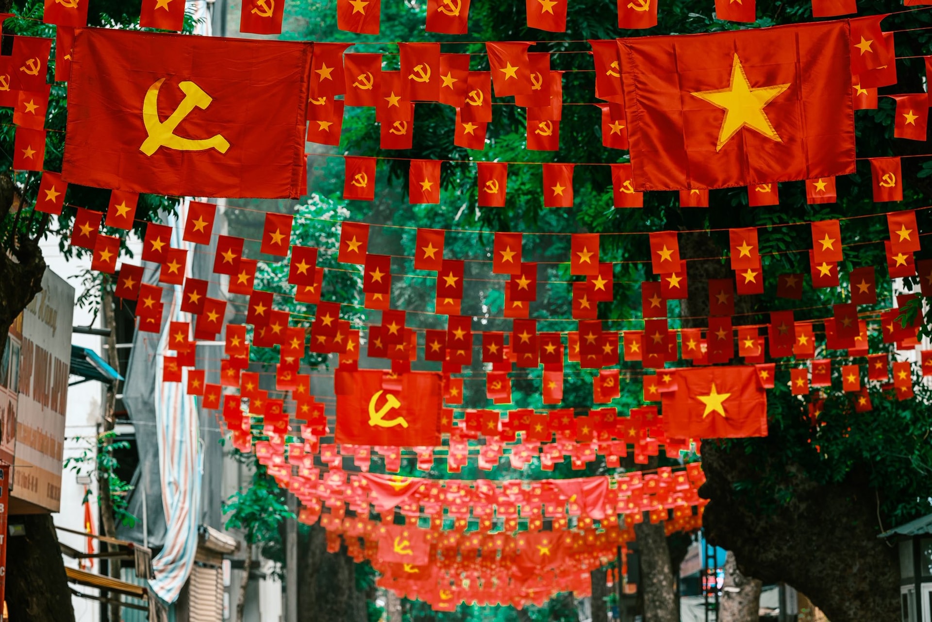 Dây Cờ Đảng Và Tổ Quốc Trang Trí Sự Kiện – Xưởng In Cờ Hoàng Gia