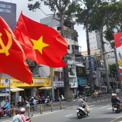 Cờ Đảng Treo Ngày 2/9 – Xưởng In Cờ Hoàng Gia