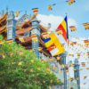Cờ Phật giáo treo chùa